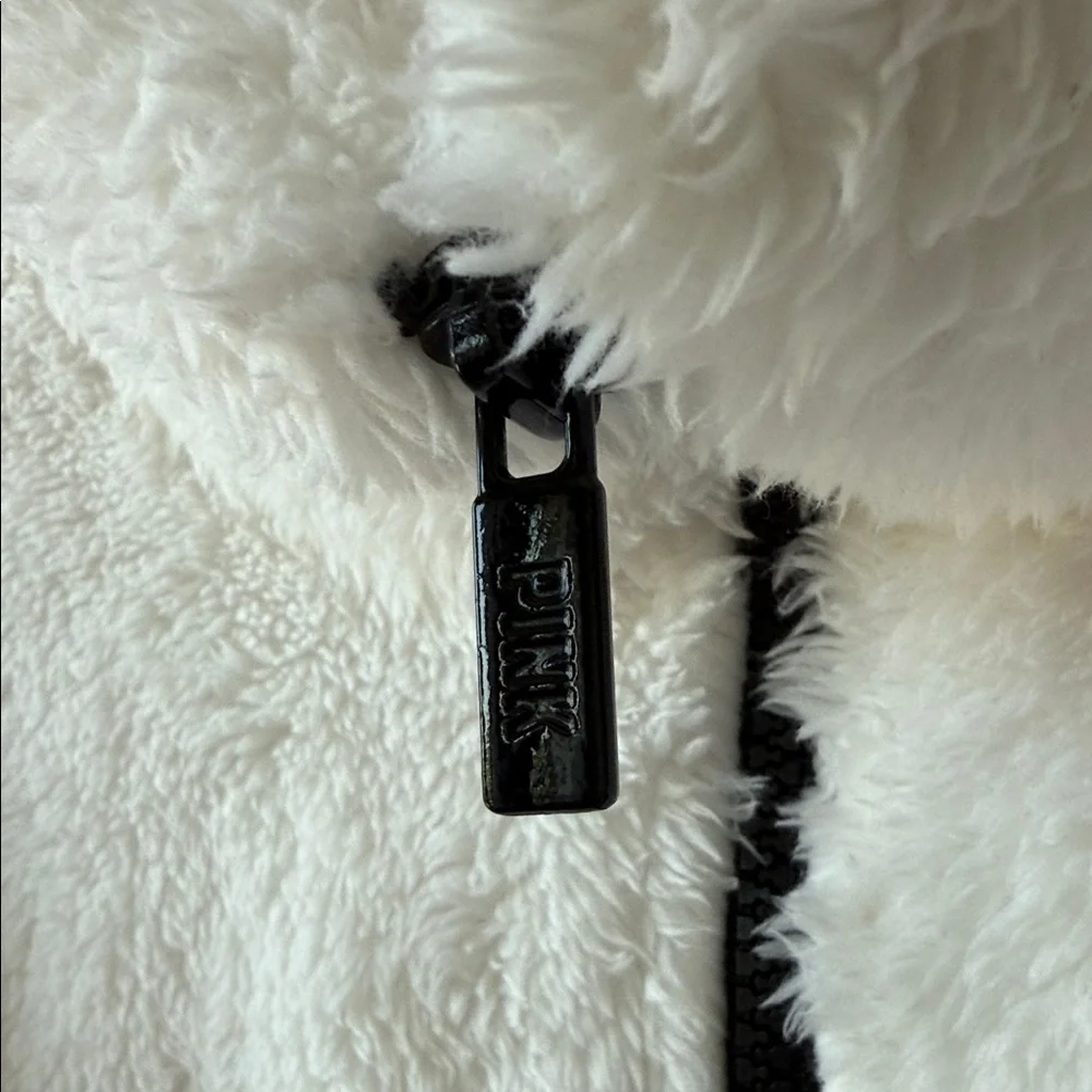 PINK Victoria's Secret White Teddy Jacket - Picture 2 of 4